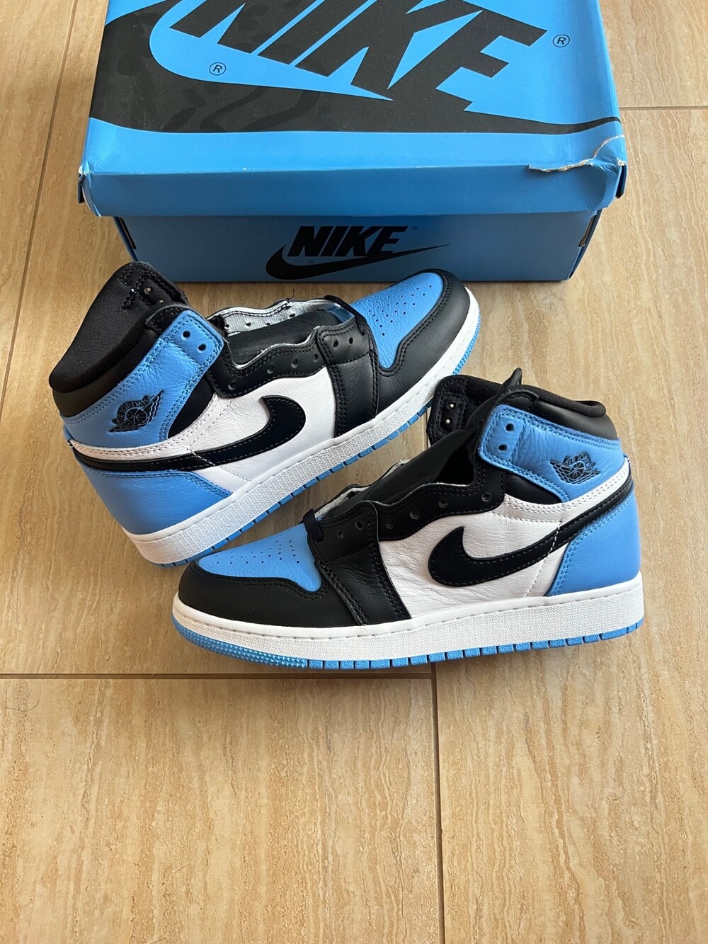 Size 7 (GS) - Jordan 1 High Retro OG UNC Toe damaged box